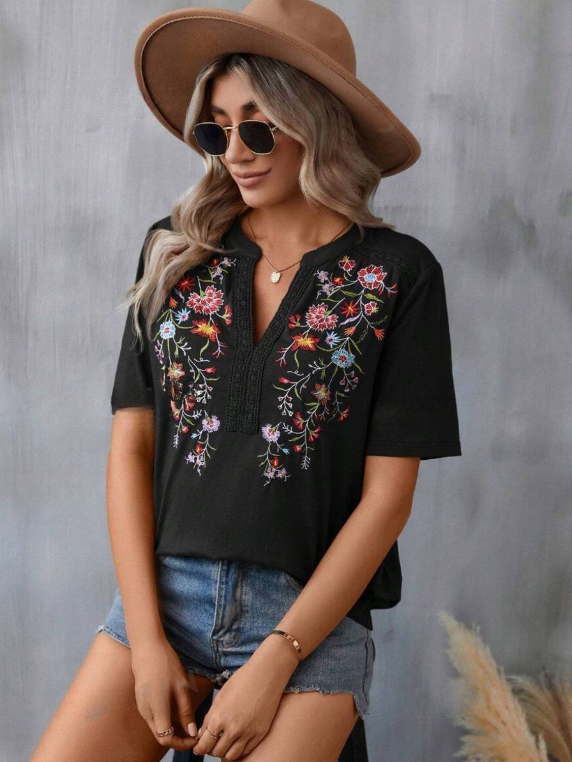 Embroidered Short Sleeve Blouse
