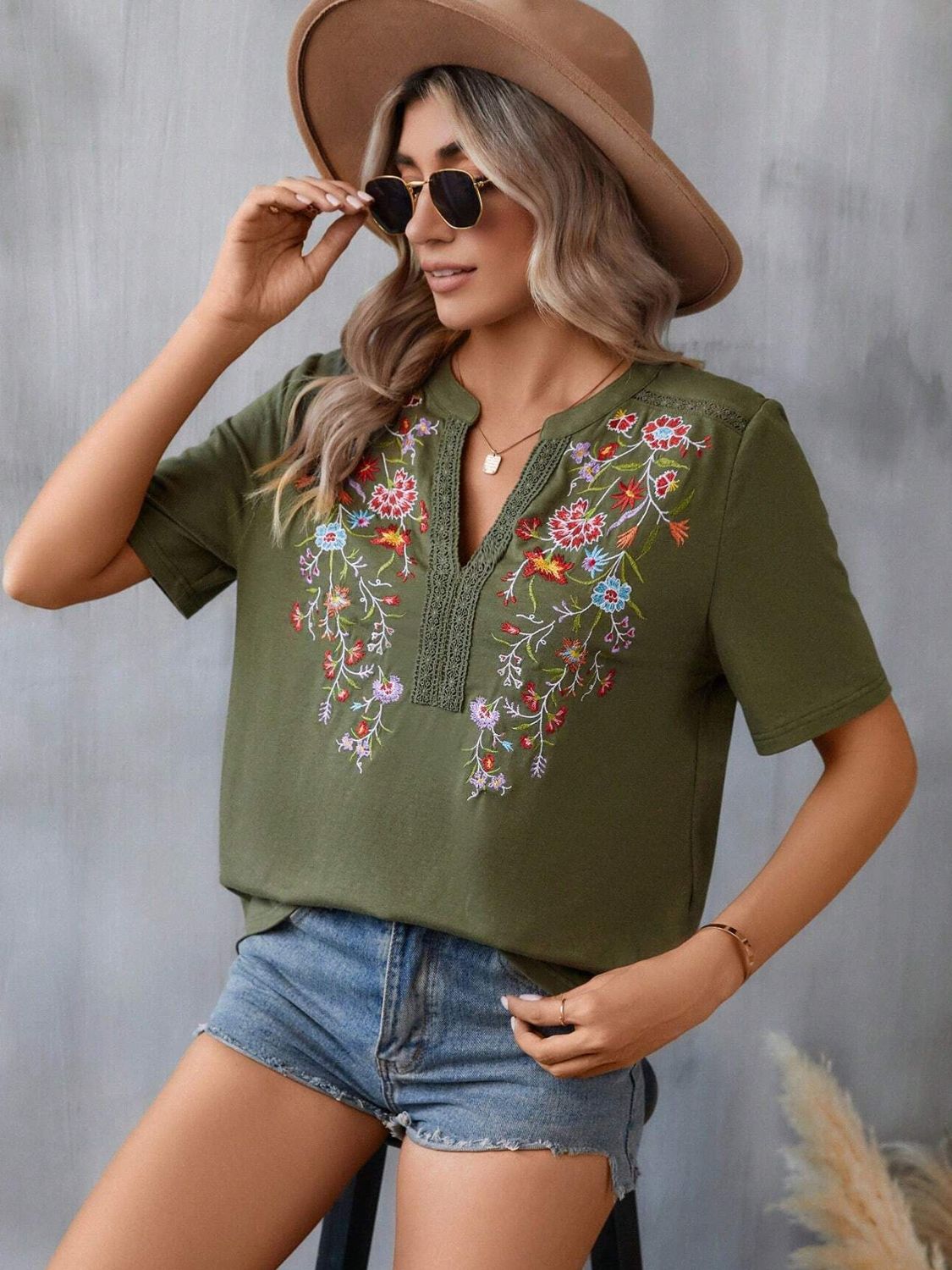 Embroidered Short Sleeve Blouse