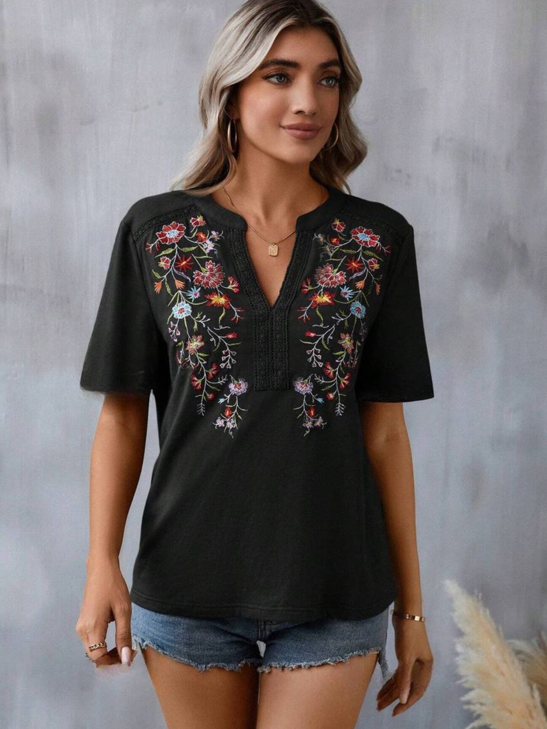 Embroidered Short Sleeve Blouse